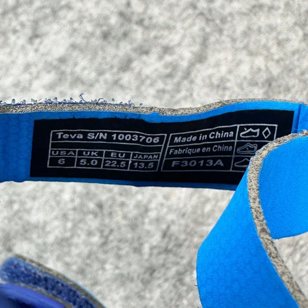 Teva Barracuda Kids Sandals Size 6 Blue Water Sport Hook Loop Strap Shoes